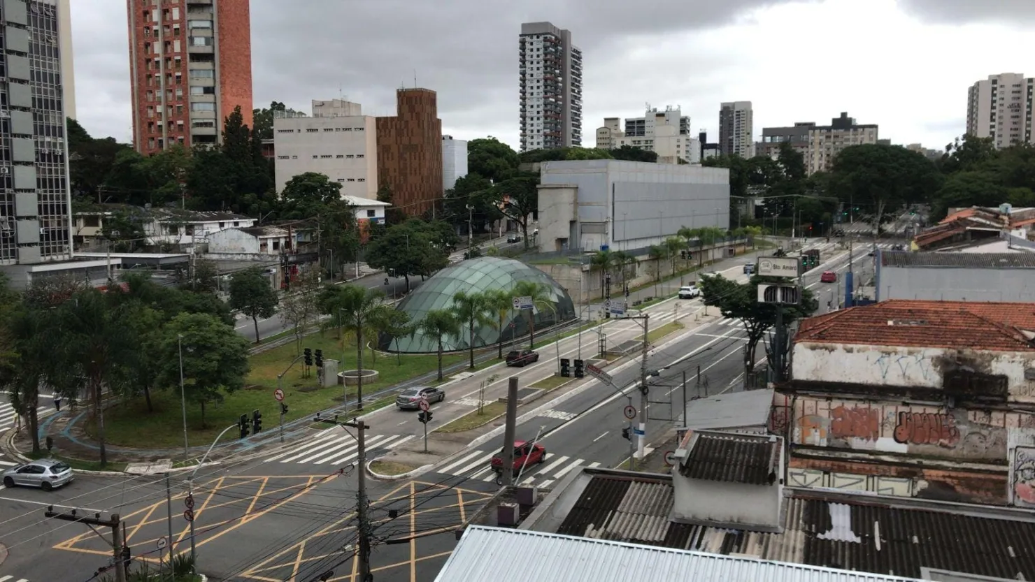 Imagem Apartamento 26,70m² para Locação na Avenida Santo Amaro, Frente à Estátua do Borba Gato, com Sacada e Lazer