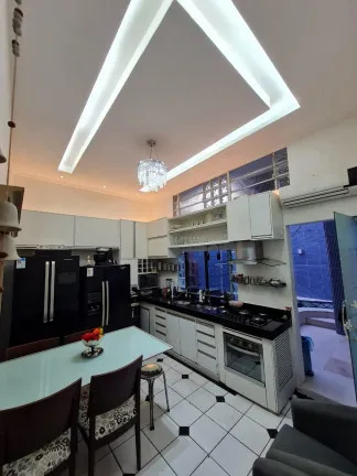 Imagem Casa com 3 Quartos à Venda, 240 m² em Maracangalha - Belém