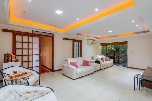 Imagem Casa para venda no bairro Tristeza em Porto Alegre