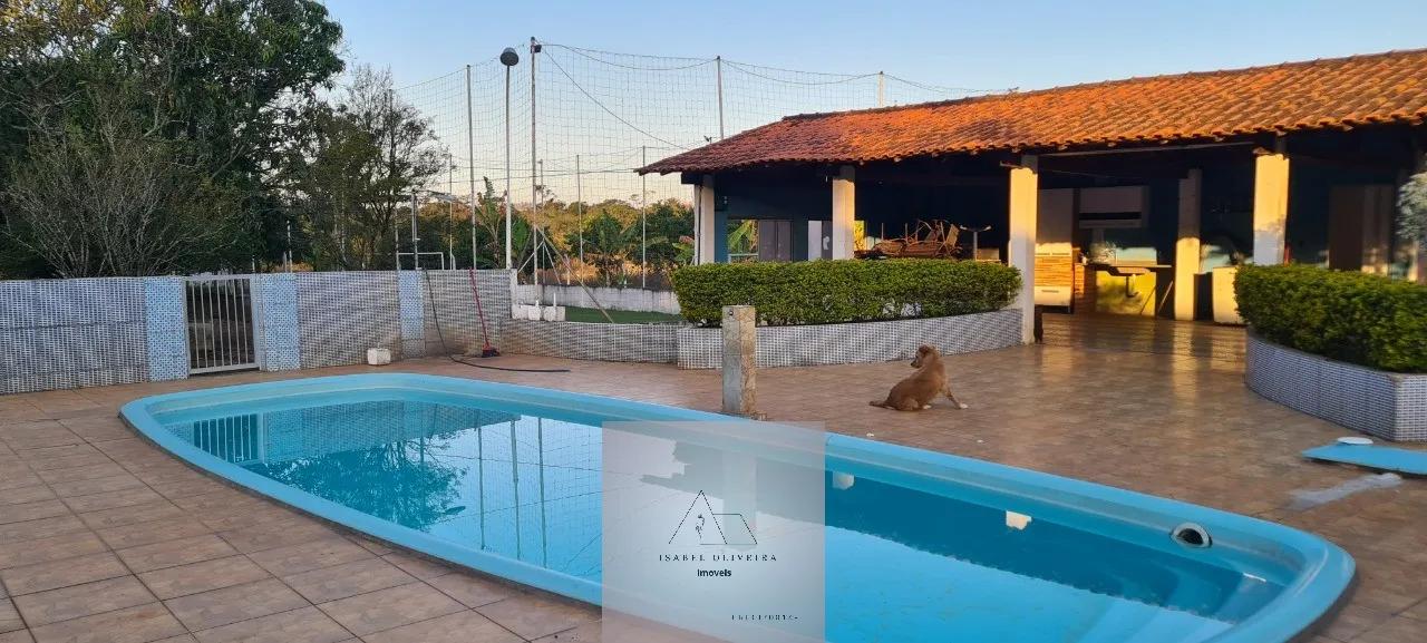 Imagem Chácara à venda em Cesário Lange-SP, bairro Chácara Três Dias - 3 quartos, 1 sala, 2 banheiros, 1 vaga de garagem, 250m².