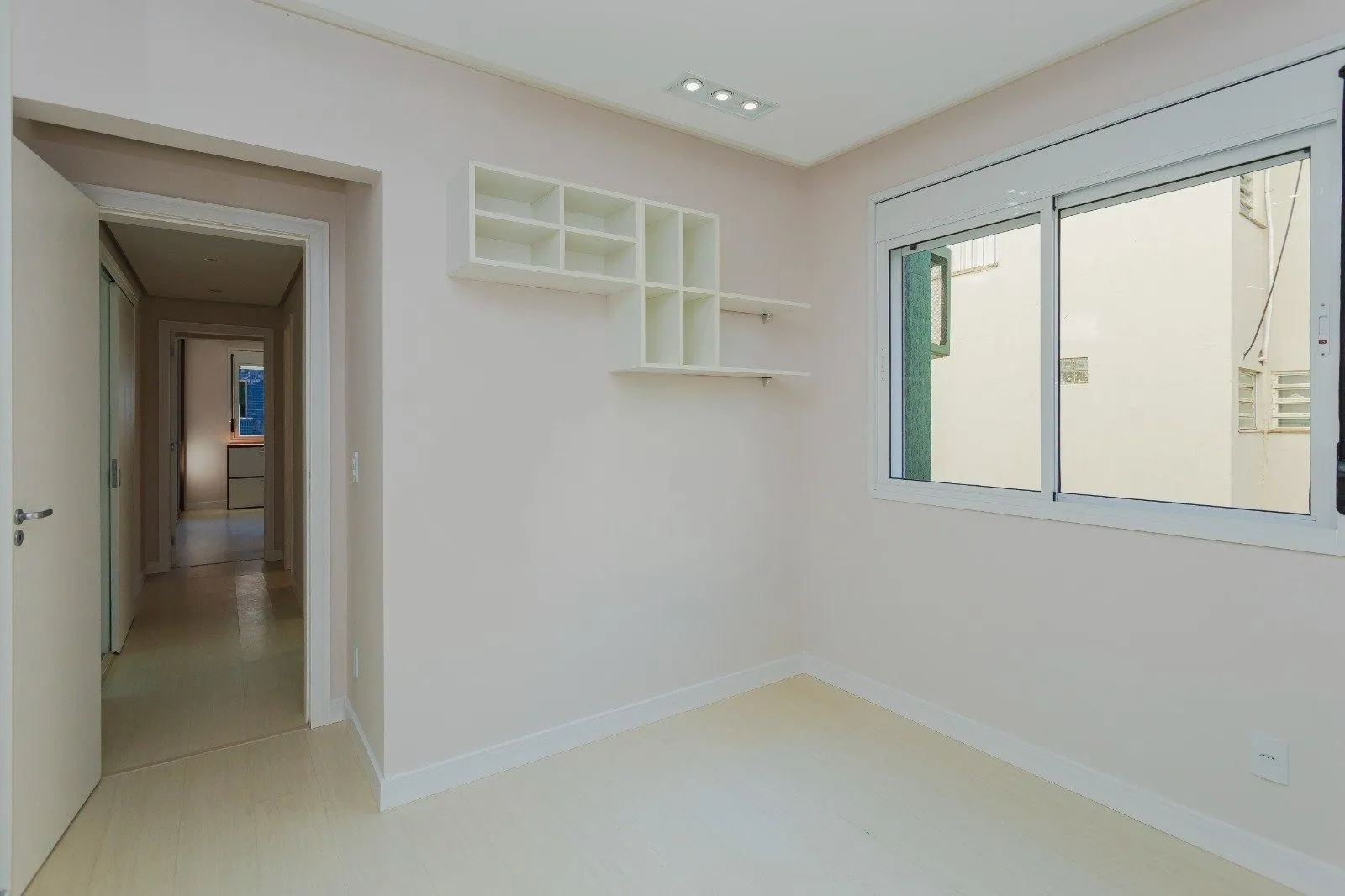 Imagem Apartamento 100% Reformado com 3 Dormitórios e Churrasqueira