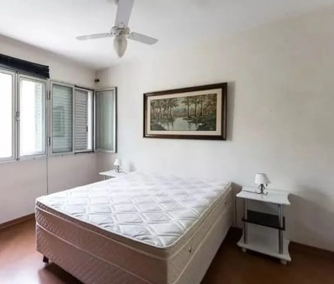 Imagem Apartamento Reformado de 110 m² com 3 Dormitórios e Planta Exclusiva na Vila Olímpia.