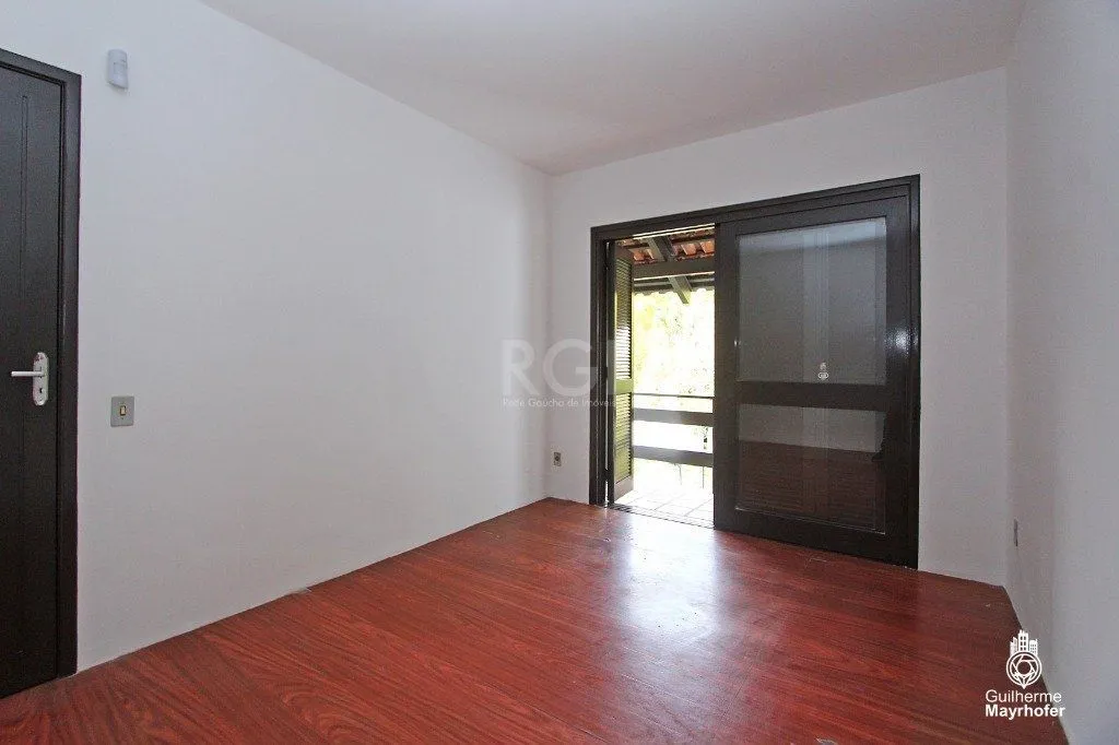Imagem Casa para Venda - 320m², 4 dormitórios, sendo 1 suites, 3 vagas - Cavalhada