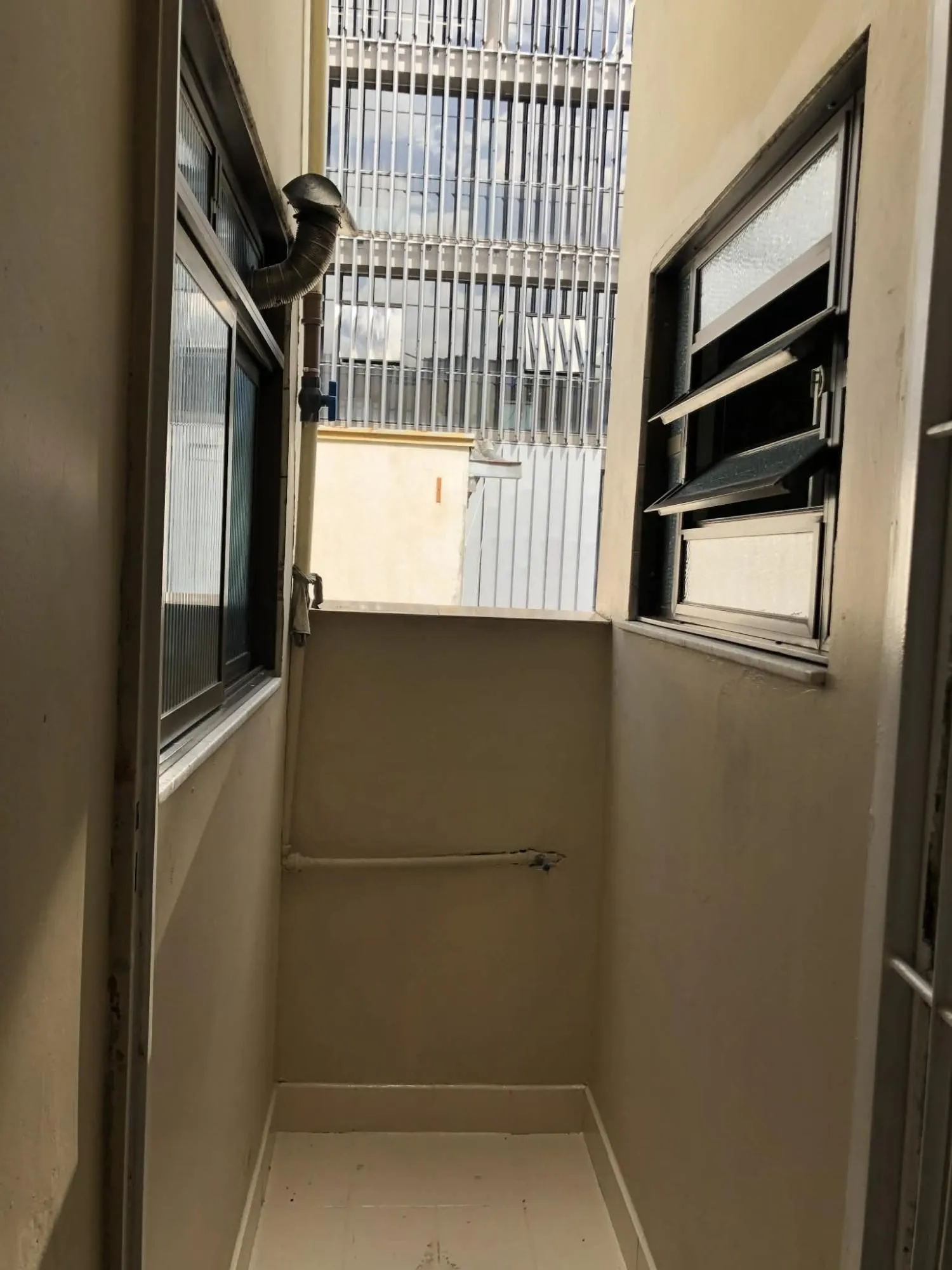 Imagem Predio residencial sendo uma cobertura e mais 03 apartamentos