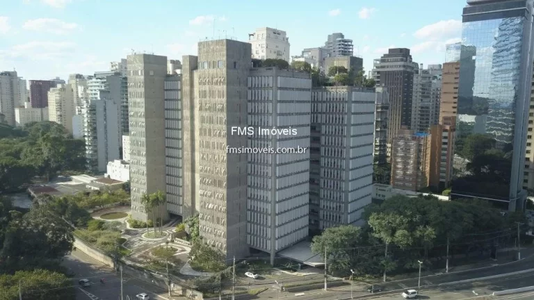 Foto do imóvel Conjunto comercial com 941m² na Av. Pres. Juscelino Kubitschek