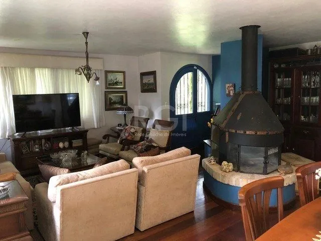 Imagem Sobrado para Venda - 295.24m², 3 dormitórios, sendo 3 suites, 2 vagas - Canela