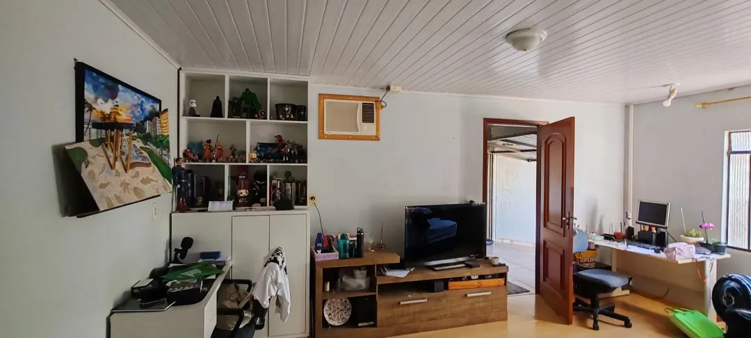 Imagem Casa à venda em Cascavel, Santa Cruz - Portão eletrônico, Quintal, Rua Asfaltada