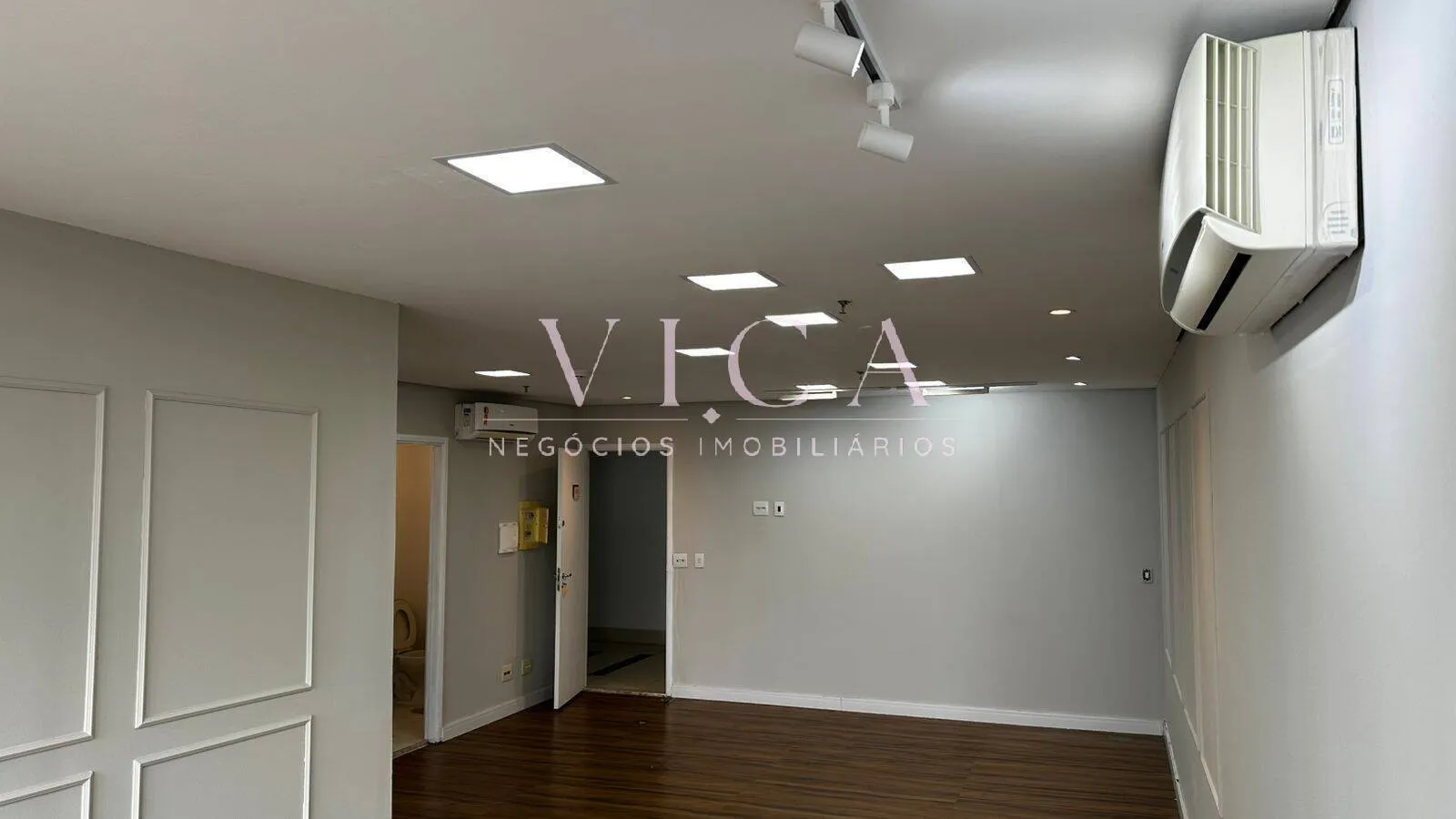 Imagem Sala Com 55m² para aluguel por R$ 4.000,00 - Alphaville/SP