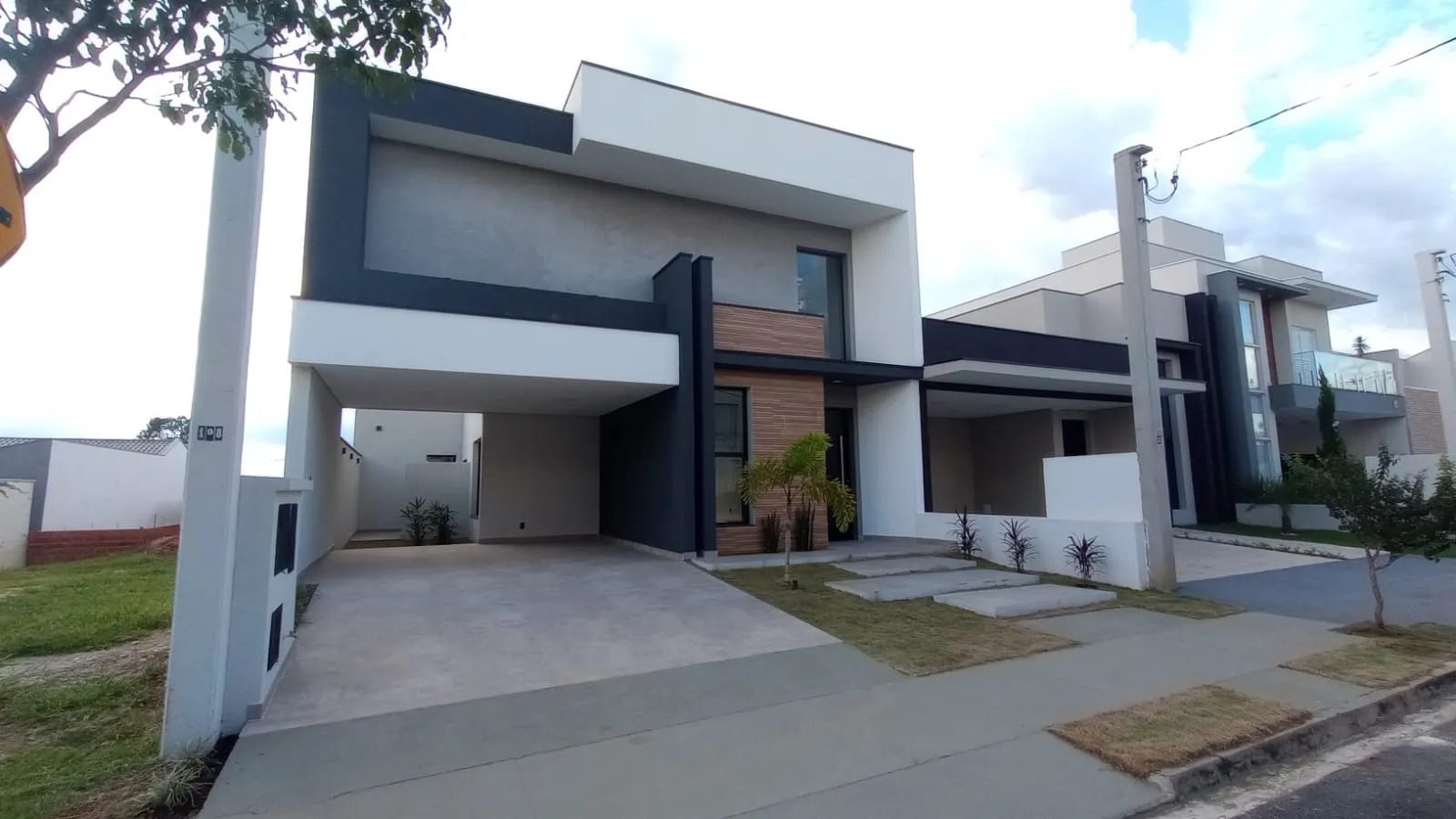Foto do imóvel Casa Sobrado de 218m² Localizada no RESIDENCIAL LE FRANCE! em APARECIDINHA, SOROCABA - SP