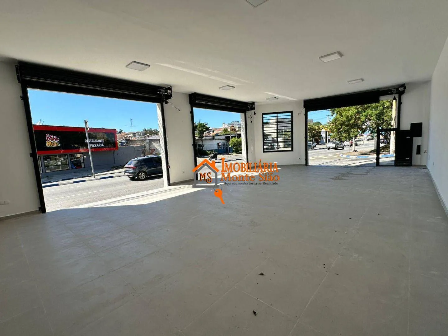 Imagem Salão Comercial para Locação na Av. Salgado Filho | 180m² | Esquina | Alto Fluxo