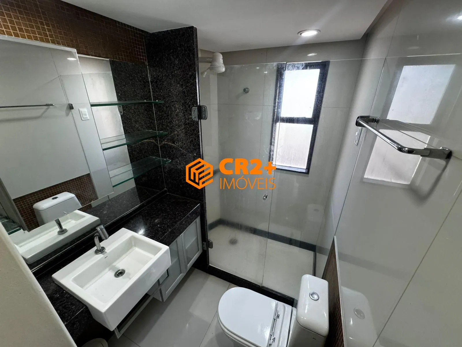 Imagem VENDO APARTAMENTO À BEIRA-MAR NA AVENIDA BOA VIAGEM - RECIFE 150m² -3 suítes