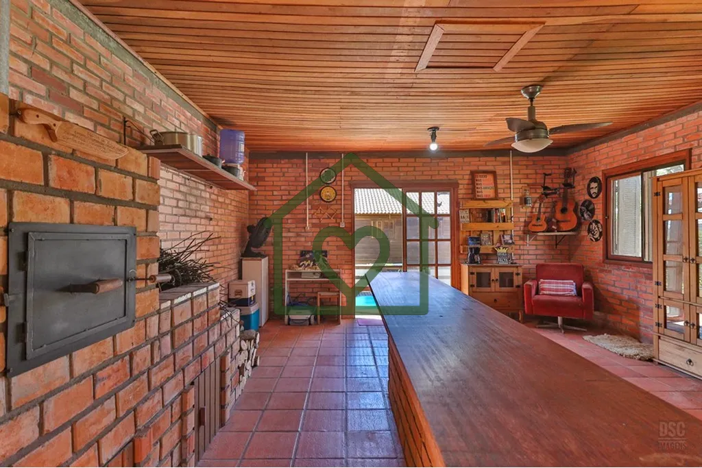 Imagem Casa à venda no bairro Hípica com 165 m2 de área privativa em terreno de 492 m2. O imóvel conta ...
