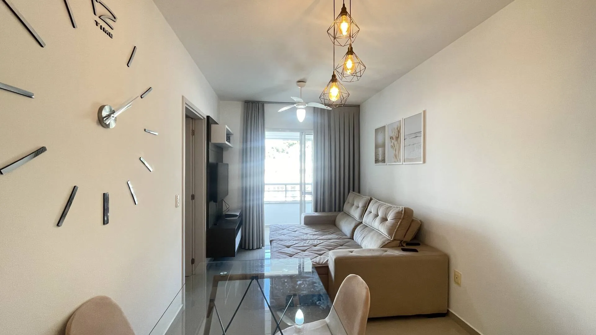 Imagem Apartamento para alugar em Canasvieiras 2 quartos com suíte e sacada