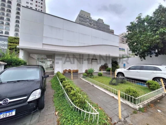 Foto do imóvel Casa Comercial de Alto Padrão para Locação em São Paulo-SP, Jardim América: 13 Salas, 5 Banheiros, 20 Vagas, 611m².