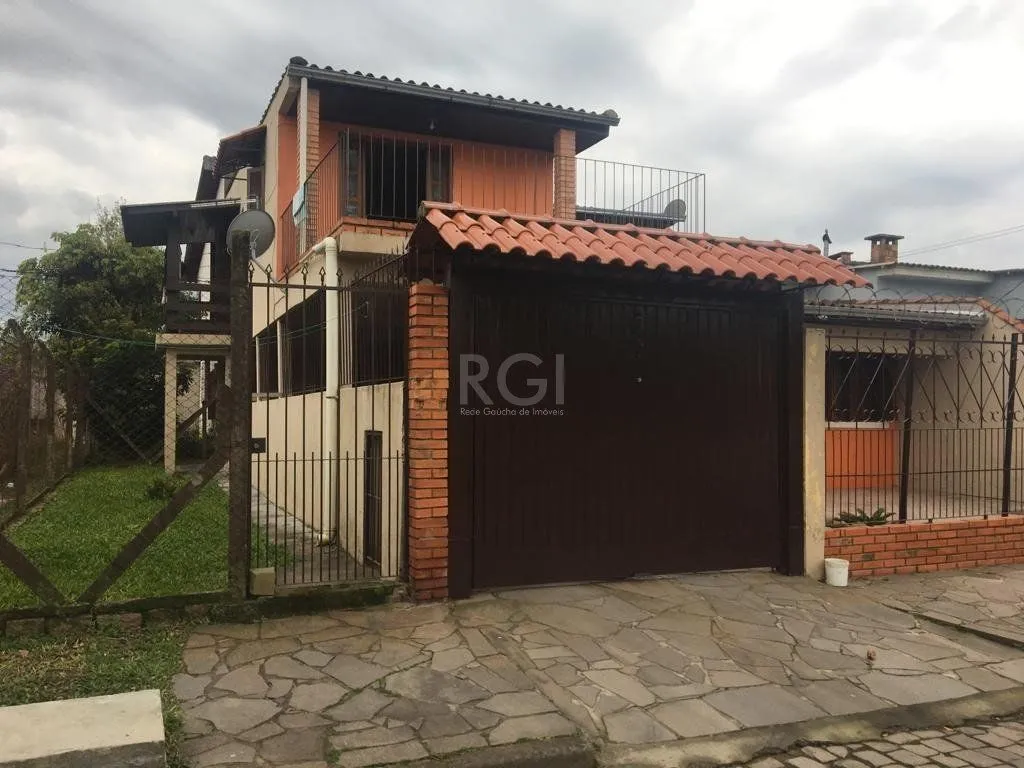 Imagem Sobrado para Venda - 92m², 3 dormitórios, 2 vagas - Restinga Nova