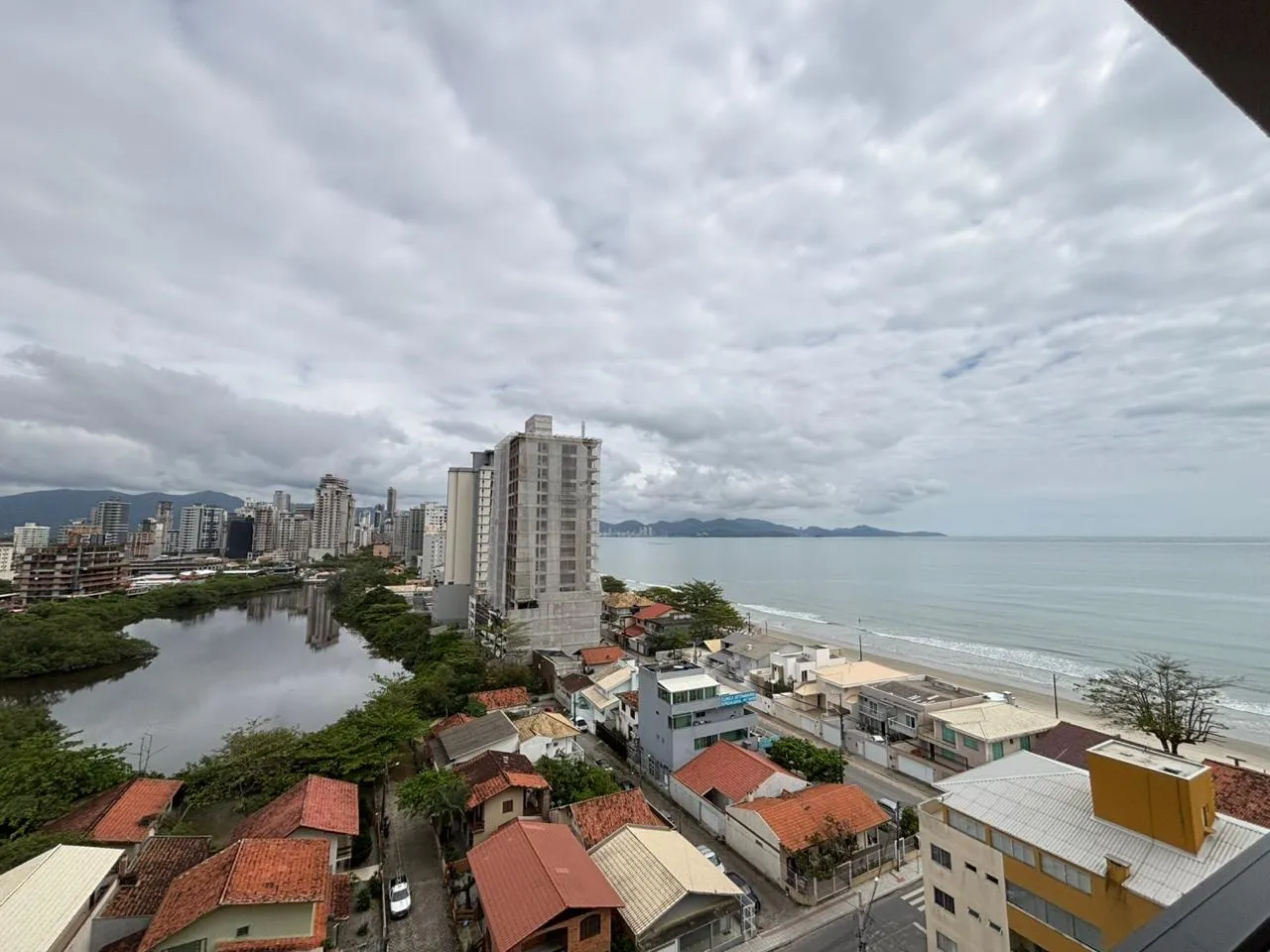 Imagem Apartamento com vista para o mar à venda com 144.65m2 por R$ 2.200.000,00