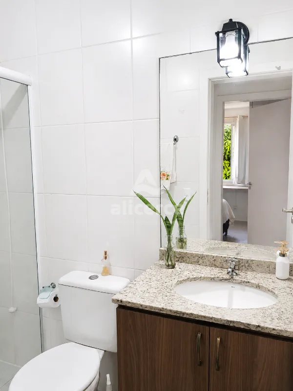 Imagem Apartamento com 2 dormitórios, suíte e churrasqueira na sacada em Areias - São José/SC