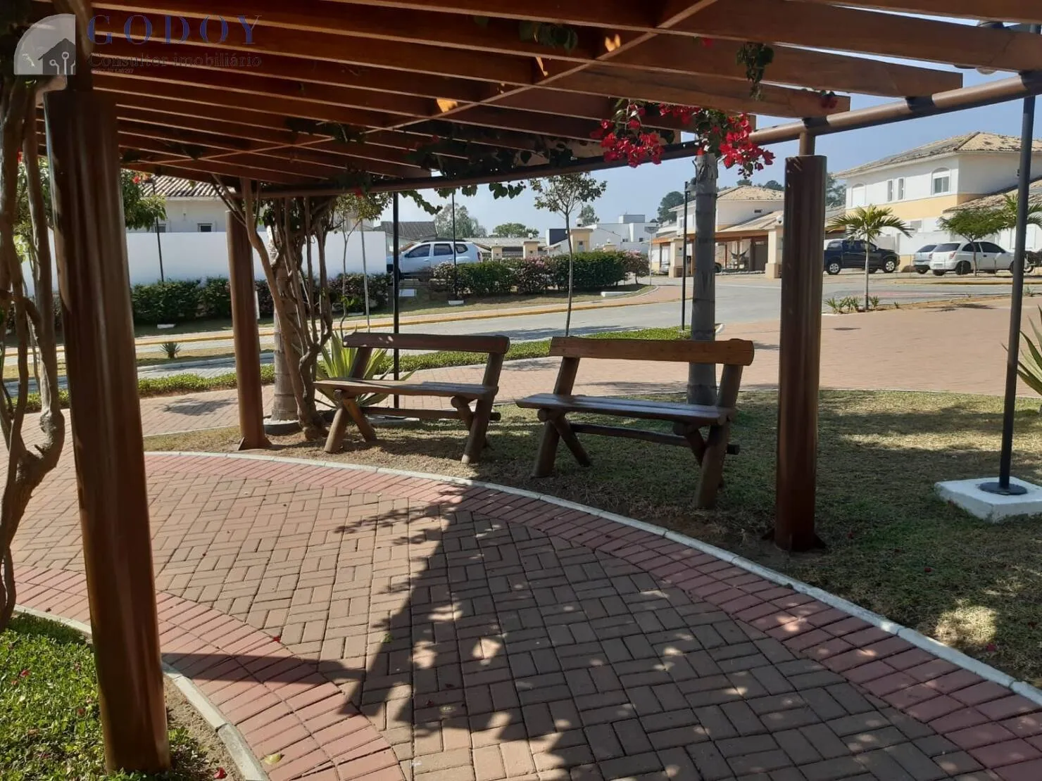 Imagem Casa à venda 3 Quartos, 1 Suite, 4 Vagas, 250M², Crispim, Pindamonhangaba - SP