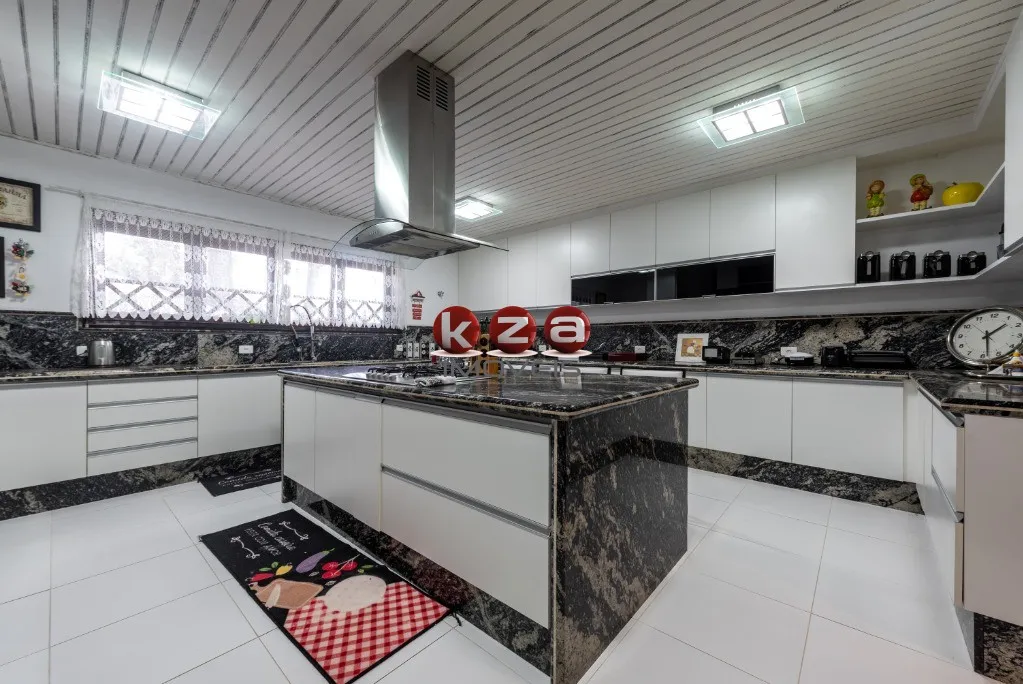 Imagem Imperdível: Casa de luxo à venda em Campos do Jordão-SP, bairro Manancial, 5 quartos, 5 suítes, 3 salas, 6 banheiros, 4 vagas, 650m²