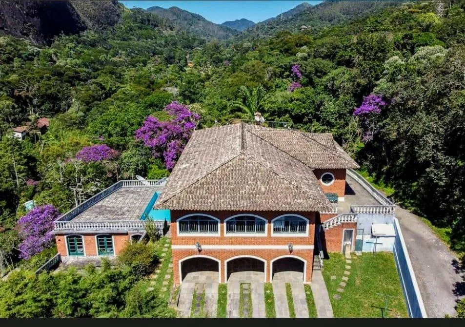 Foto do imóvel Casa para Venda em Petrópolis / RJ em Estrada da Ponte Nova