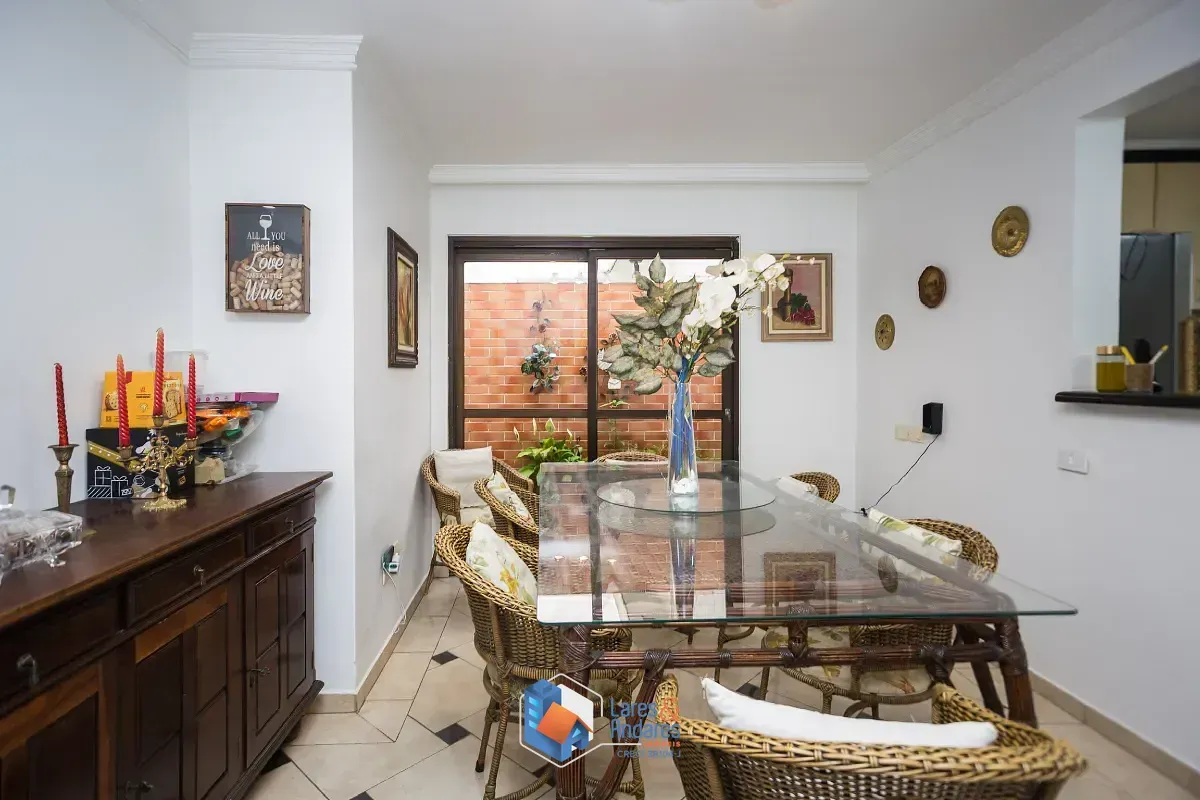 Imagem Casa para venda em Campo Belo com 3 quartos, sendo 1 suíte, 220m²