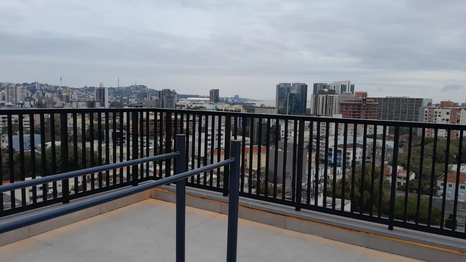 Imagem Apartamento novo,2 quartos,andar alto,box,na Cidade baixa e com Infra