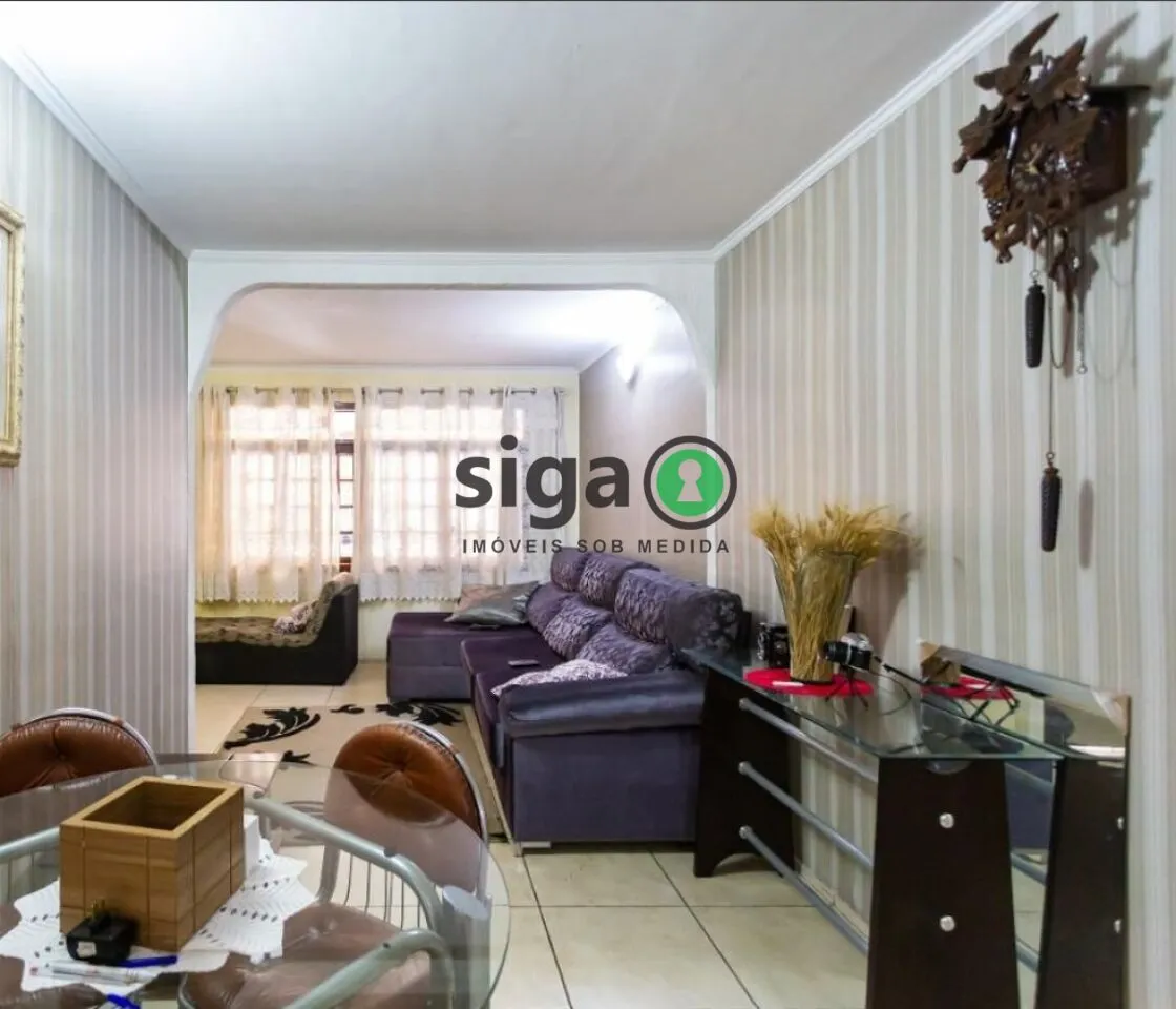 Imagem Casa com 3 Quartos, Suíte, Quintal e 2 Vagas em Região Residencial Tranquila