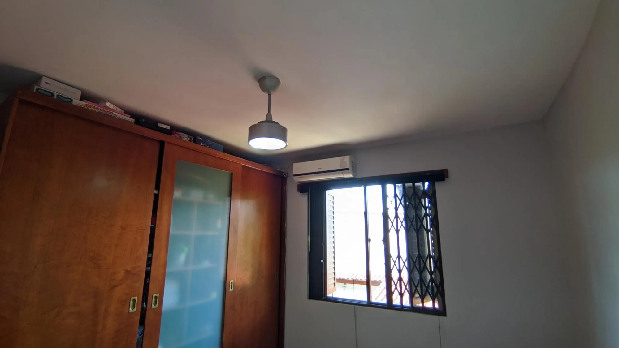 Imagem Casa de 3 Andares com Pátio e Churrasqueira Próxima ao Bourbon Country
