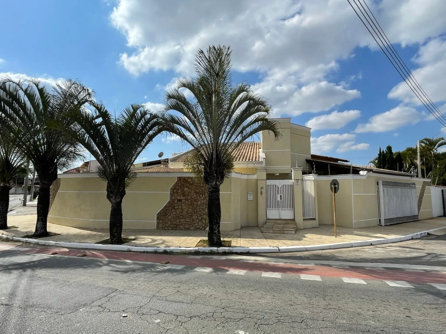 Imagem Casa à venda 3 Quartos, 1 Suite, 2 Vagas, 400M², Bel Recanto, Taubaté - SP
