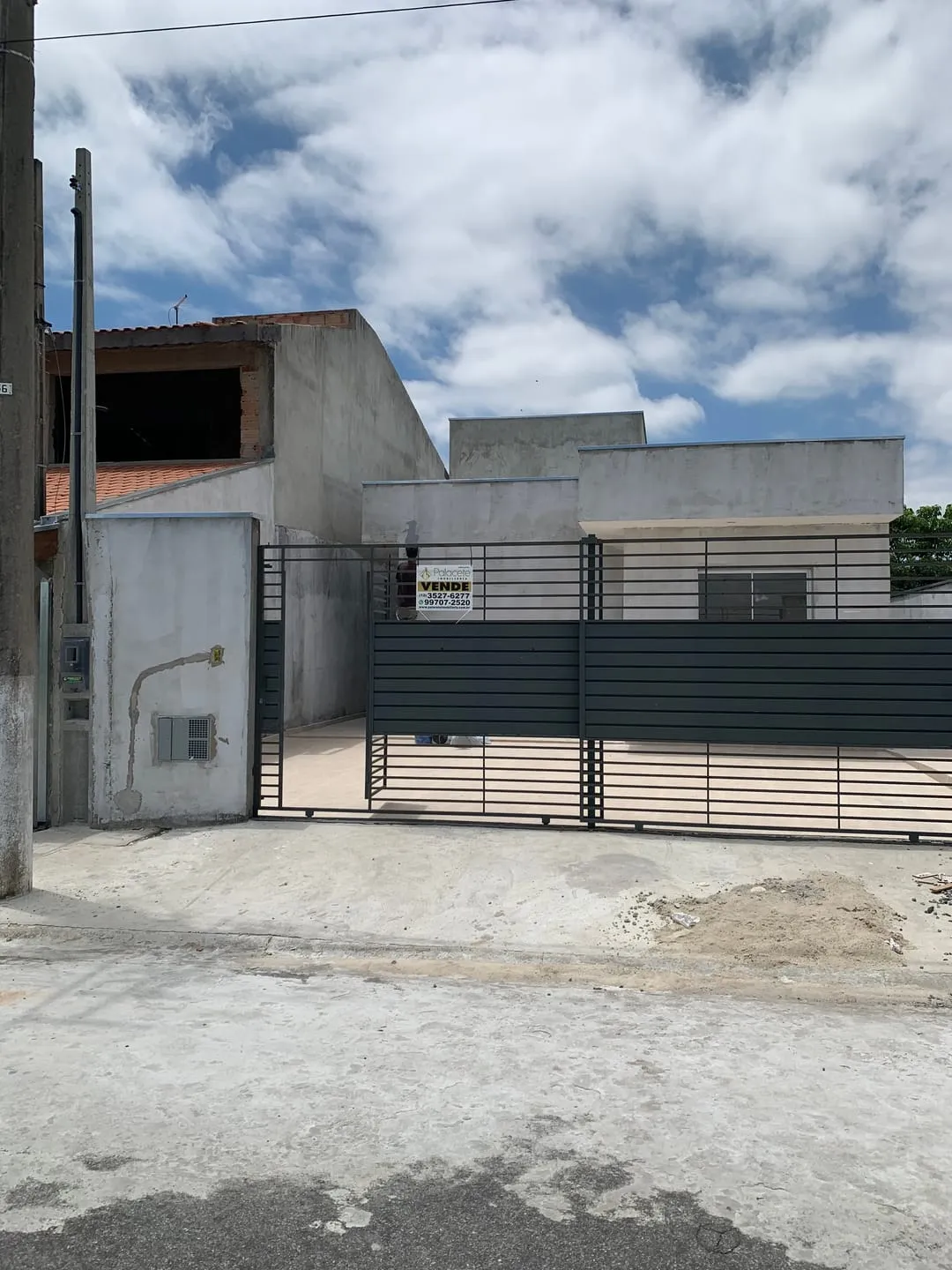 Imagem Casa à venda 2 Quartos, 2 Vagas, 200M², Cesar Park, Pindamonhangaba - SP