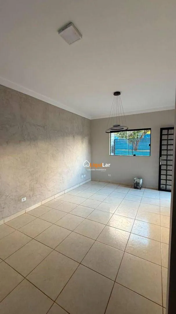 Imagem Casa à Venda no Portal Caiobá com 2 Quartos, Quintal Privativo e Varanda Gourmet