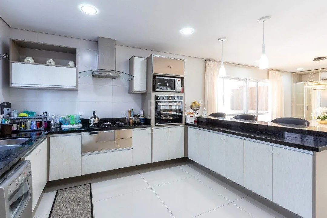 Imagem Casa Condominio para Venda - 203.02m², 3 dormitórios, sendo 3 suites, 4 vagas - Hípica