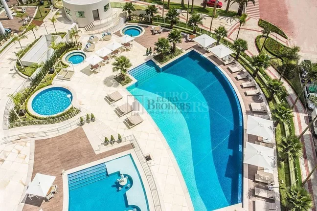 Imagem Belíssimo apartamento com 3 suítes bem decoradas na Praia Brava