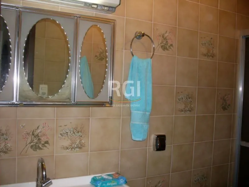 Imagem Casa para Venda - 200m², 4 dormitórios, sendo 1 suites, 4 vagas - Jardim Lindóia