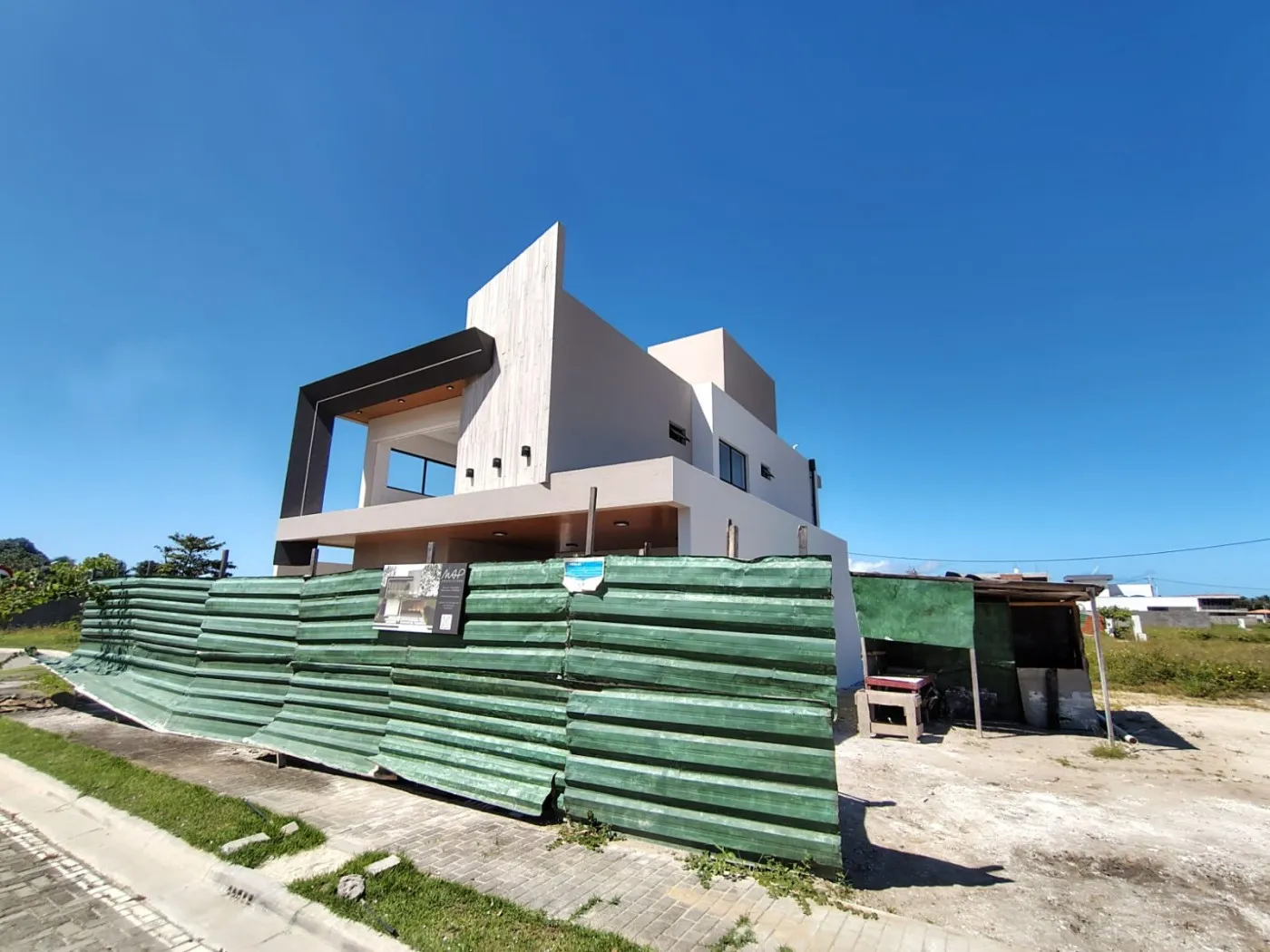 Imagem Casa em Condomínio para Venda em Marechal Deodoro, 3 dormitórios, 3 suítes, 4 banheiros, 2 vagas