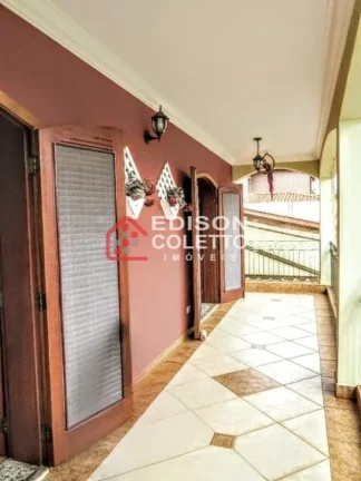 Imagem Casa de frente para área verde, Parque Santa Cecília com 3 dormitórios.