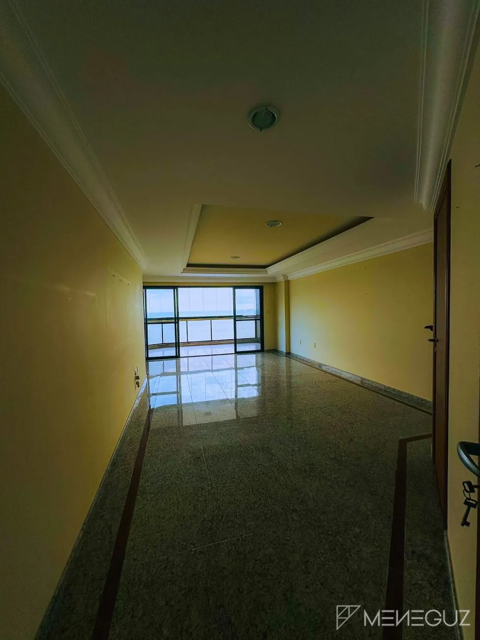 Imagem Apartamento de alto padrão a venda de frente para o mar com 4 Suítes na Deslumbrante Praia do Morro, em Guarapari
