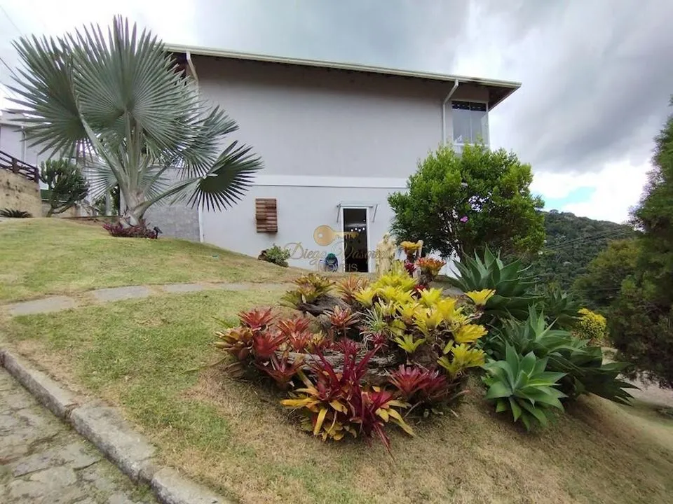 Imagem Casa em Condomínio para Venda em Teresópolis / RJ no bairro Albuquerque