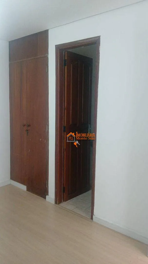 Imagem Casa com 3 dormitórios à venda, 140 m² por R$ 742.000,00 - Vila Rosália - Guarulhos/SP