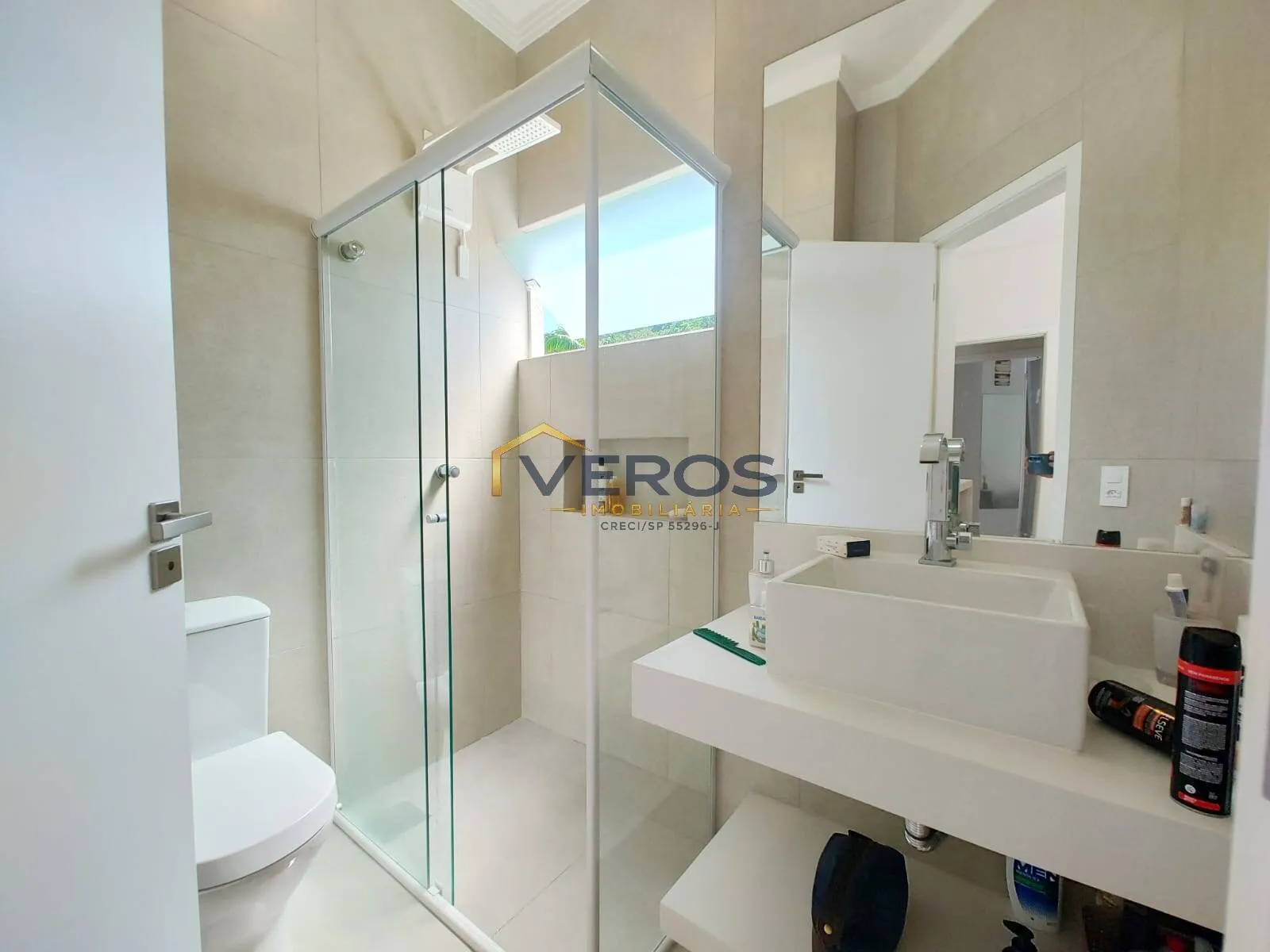 Imagem Casa a venda com 2 quartos a 300m da praia da Cocanha em Caraguatatuba