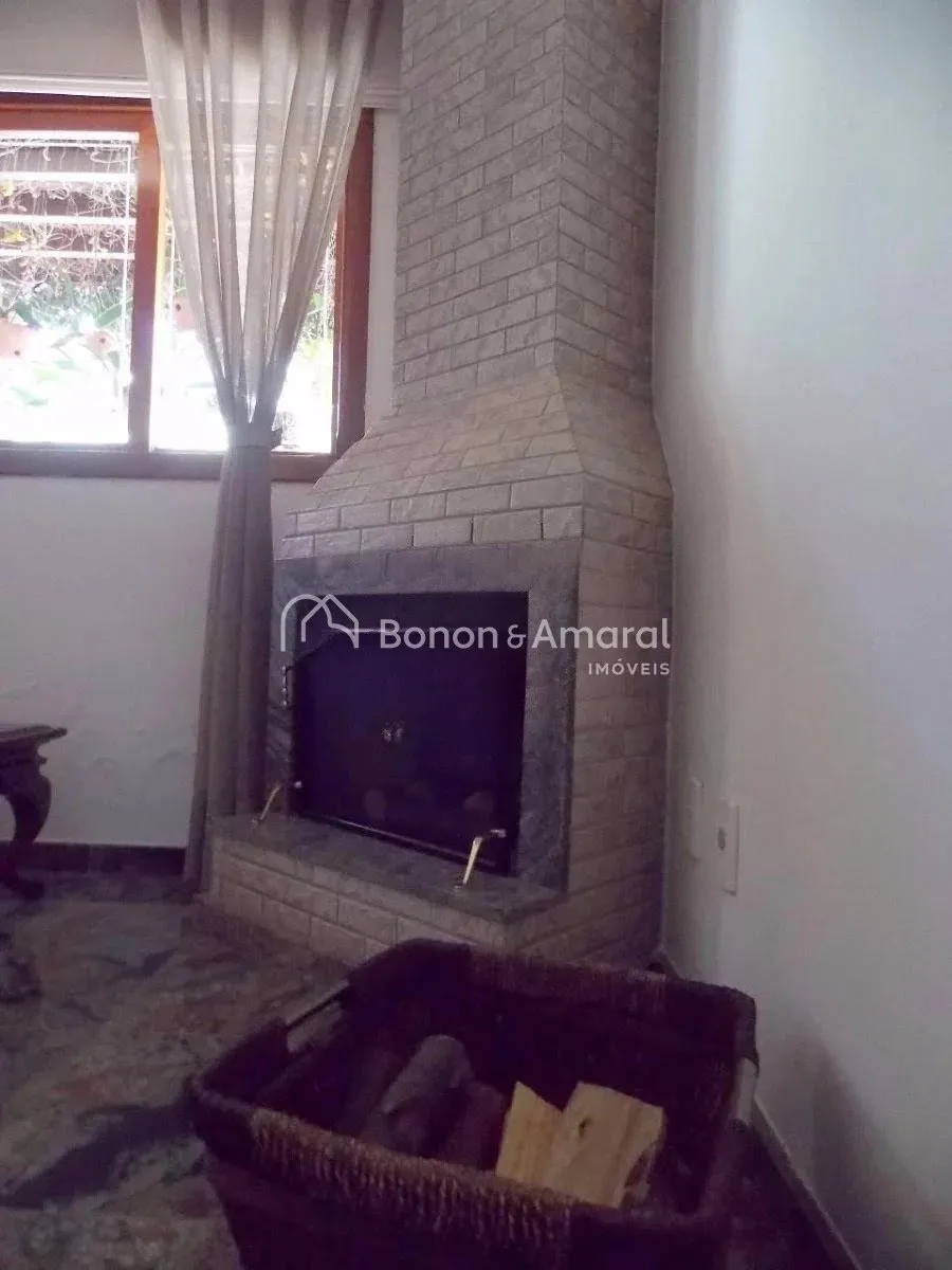 Imagem Casa com 337 m² e 4 quartos