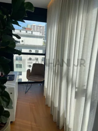 Imagem Venha se encantar com esta incrível cobertura/loft moderna, localizada em um dos bairros mais nobres de São Paulo, no Jardins! Com um design sofisti