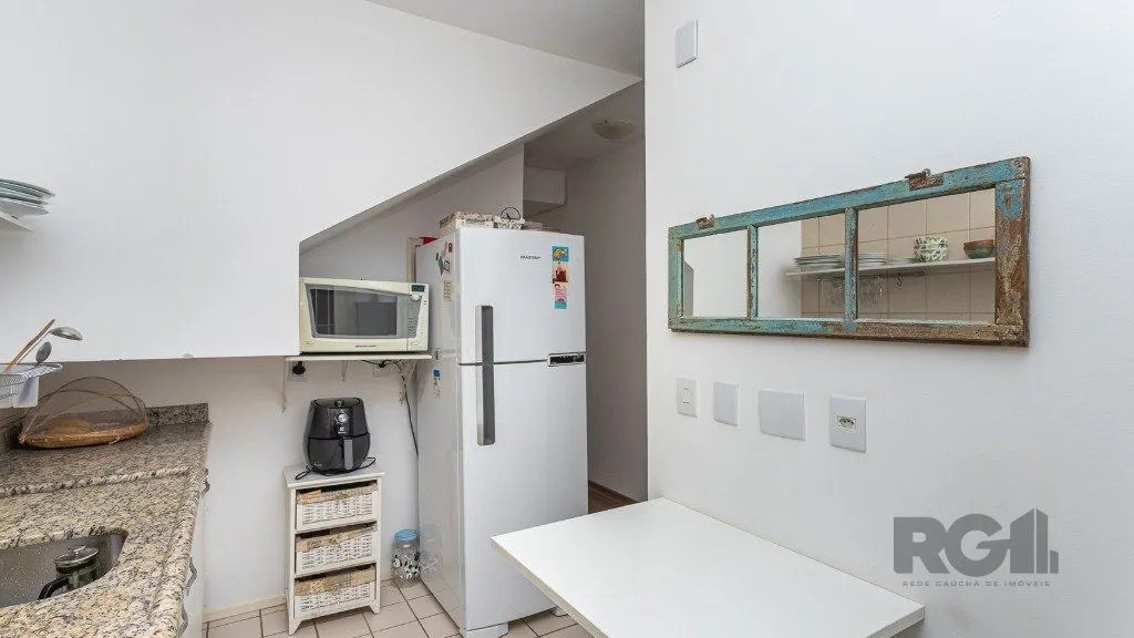 Imagem Casa em condomínio de 109m² - 3 dormitórios, 1 suíte e 1 vaga no bairro Teresópolis