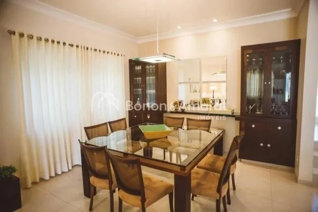 Imagem Casa incrível, com um total de 6 quartos, todos suítes com armários planejados e ar condicionado,...