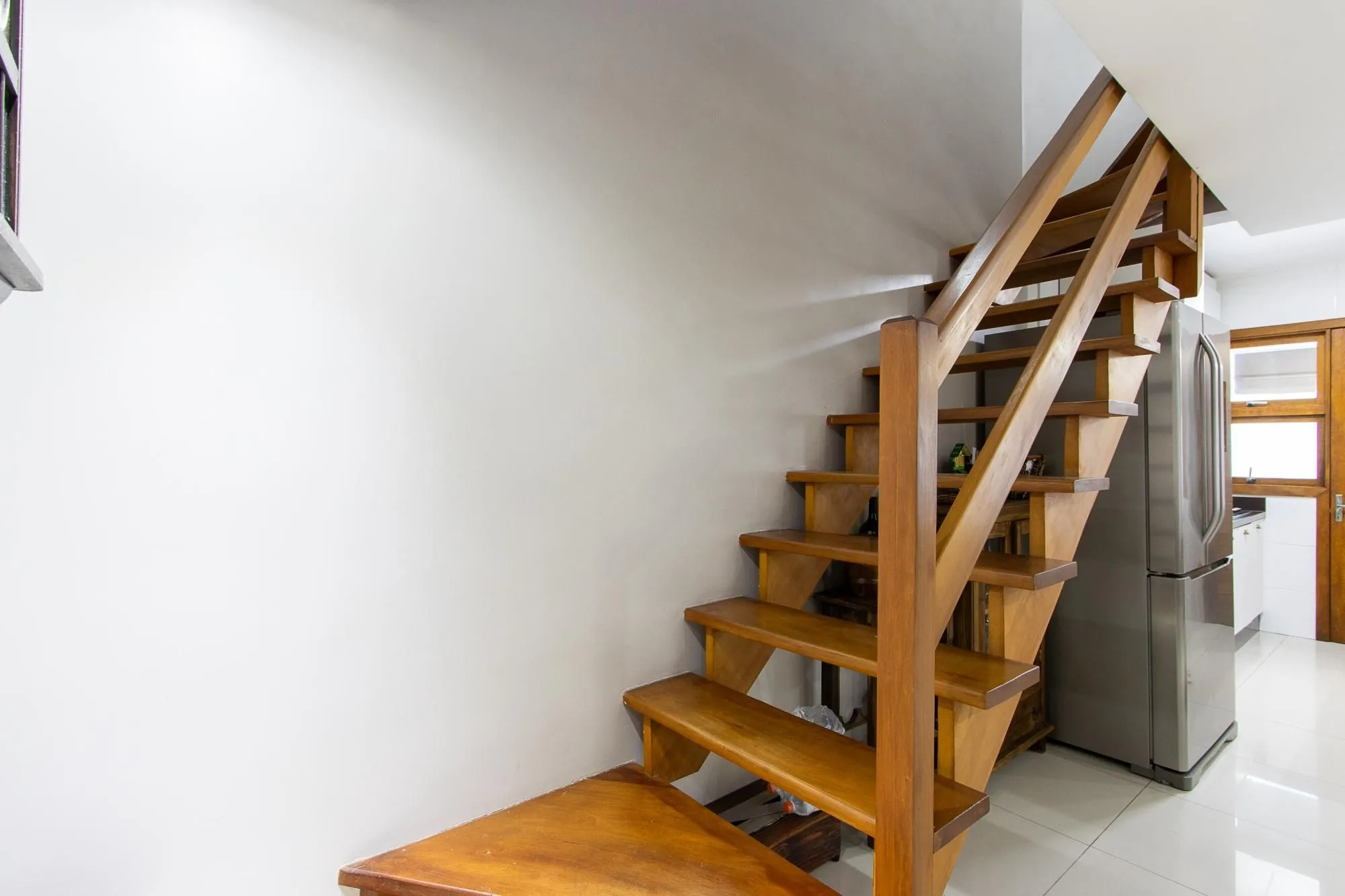 Imagem Casa de condomínio, 3 quartos, 1 suíte, piscina e 2 vagas de garagem;