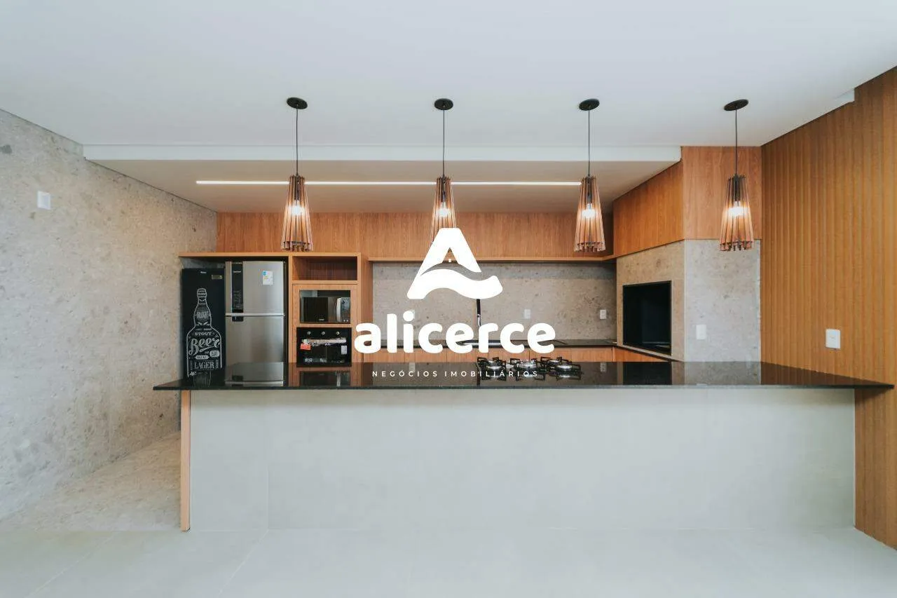 Imagem PRONTO PARA MORAR - Apartamento com Terraço à venda I 2 dormitórios I 1 suíte I Mobiliado - em Florianópolis/SC