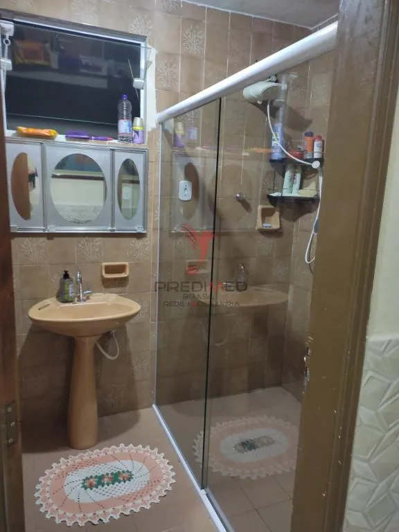 Imagem Casa com 5 Quartos , garagem, sacada e quintal, no Bairro Pedregulho. Guaratinguetá