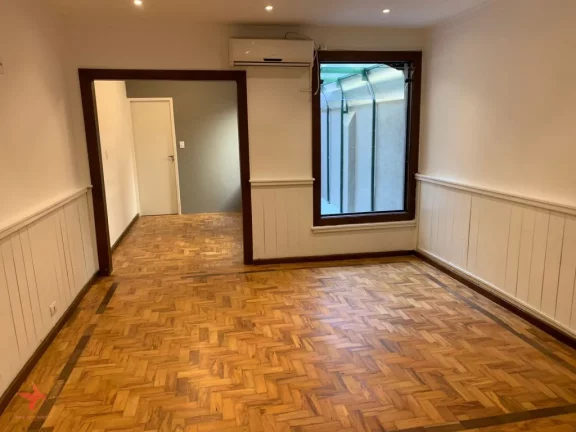 Foto do imóvel Casa comercial para locação em São Paulo-SP, bairro Pinheiros: 2 quartos, 2 salas, 2 banheiros, 1 vaga, 110m². Confira!