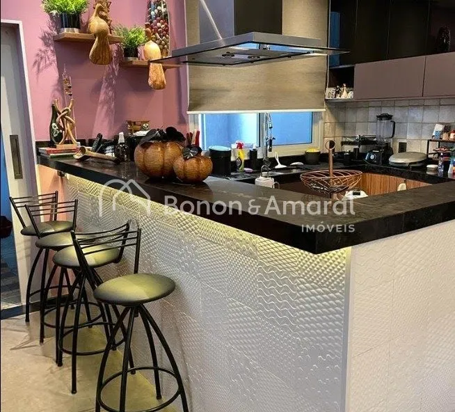 Imagem Casa Térrea em Condomínio Fechado com Amplo Terreno e Lazer Completo