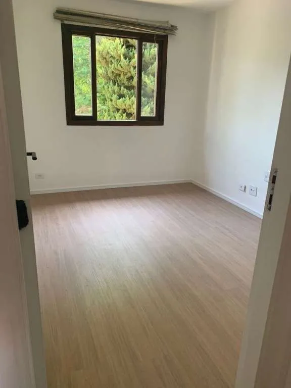 Imagem Casa em Condomínio com 3 quartos, 3 vagas, aceita financiamento.